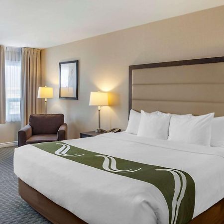 Quality Inn Airport West Місісаґа Екстер'єр фото