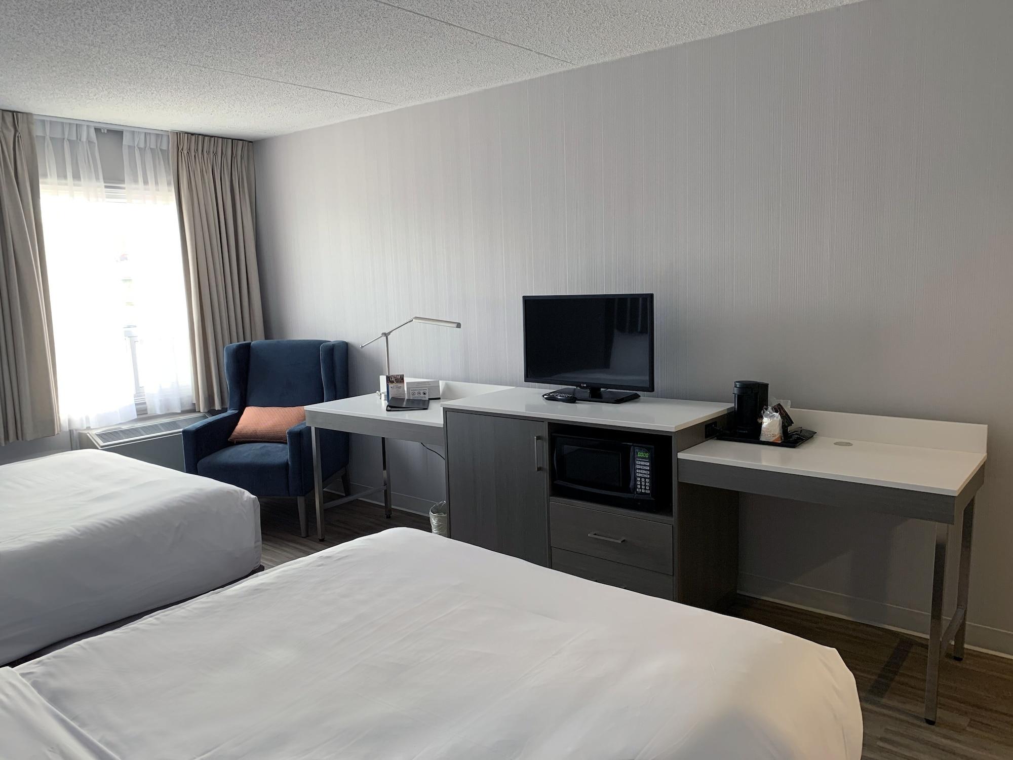 Quality Inn Airport West Місісаґа Екстер'єр фото