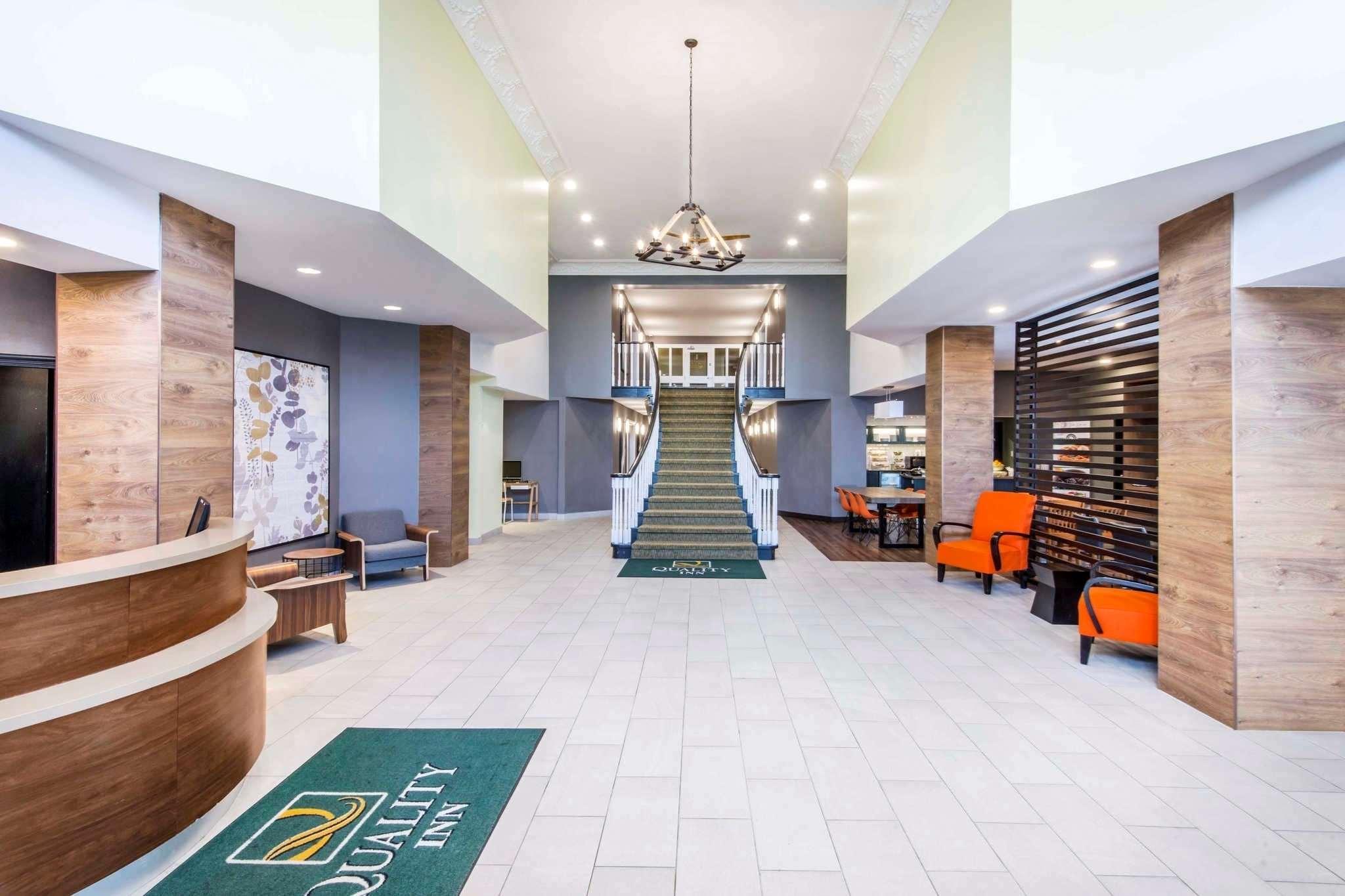 Quality Inn Airport West Місісаґа Екстер'єр фото