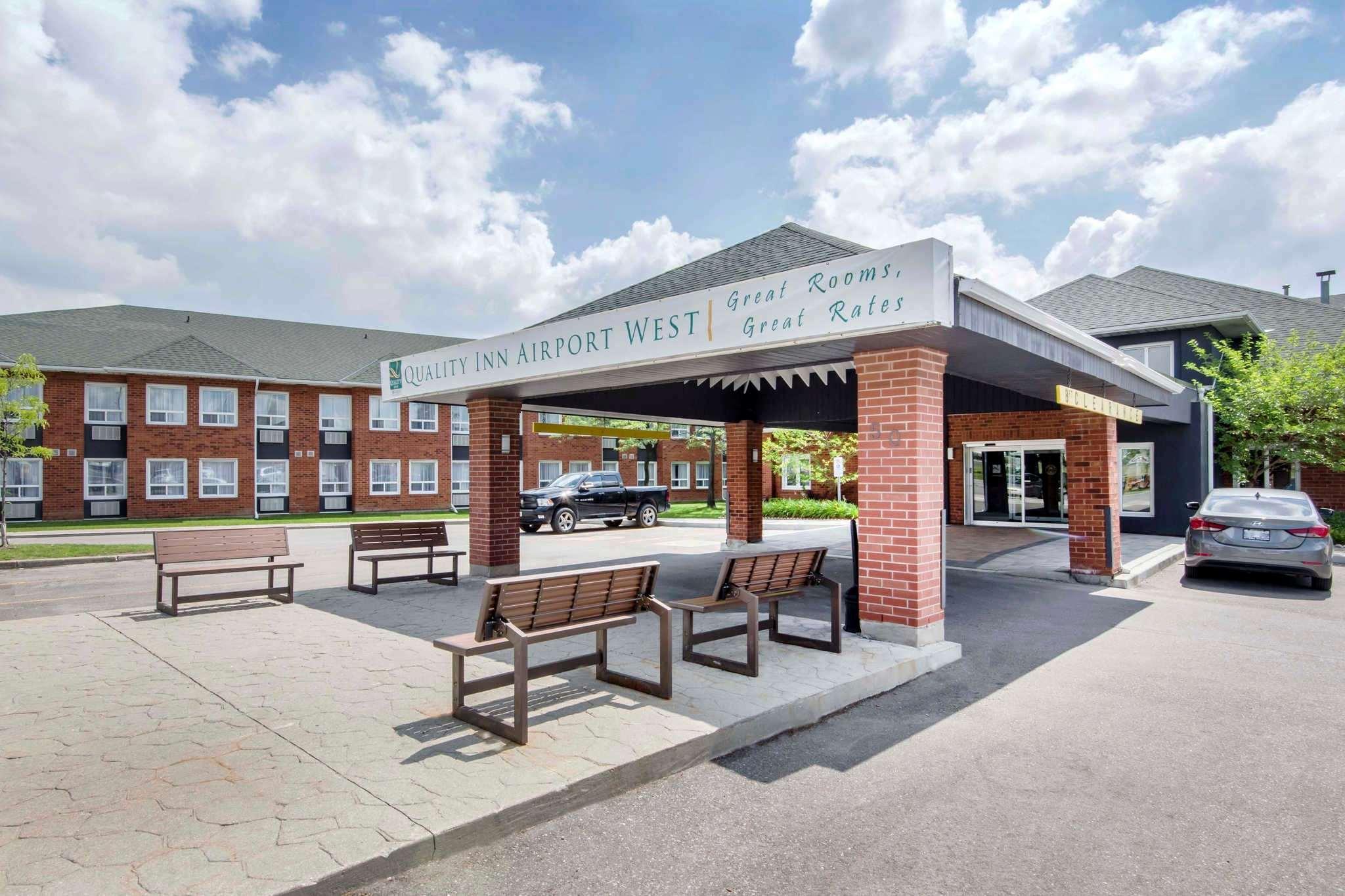 Quality Inn Airport West Місісаґа Екстер'єр фото