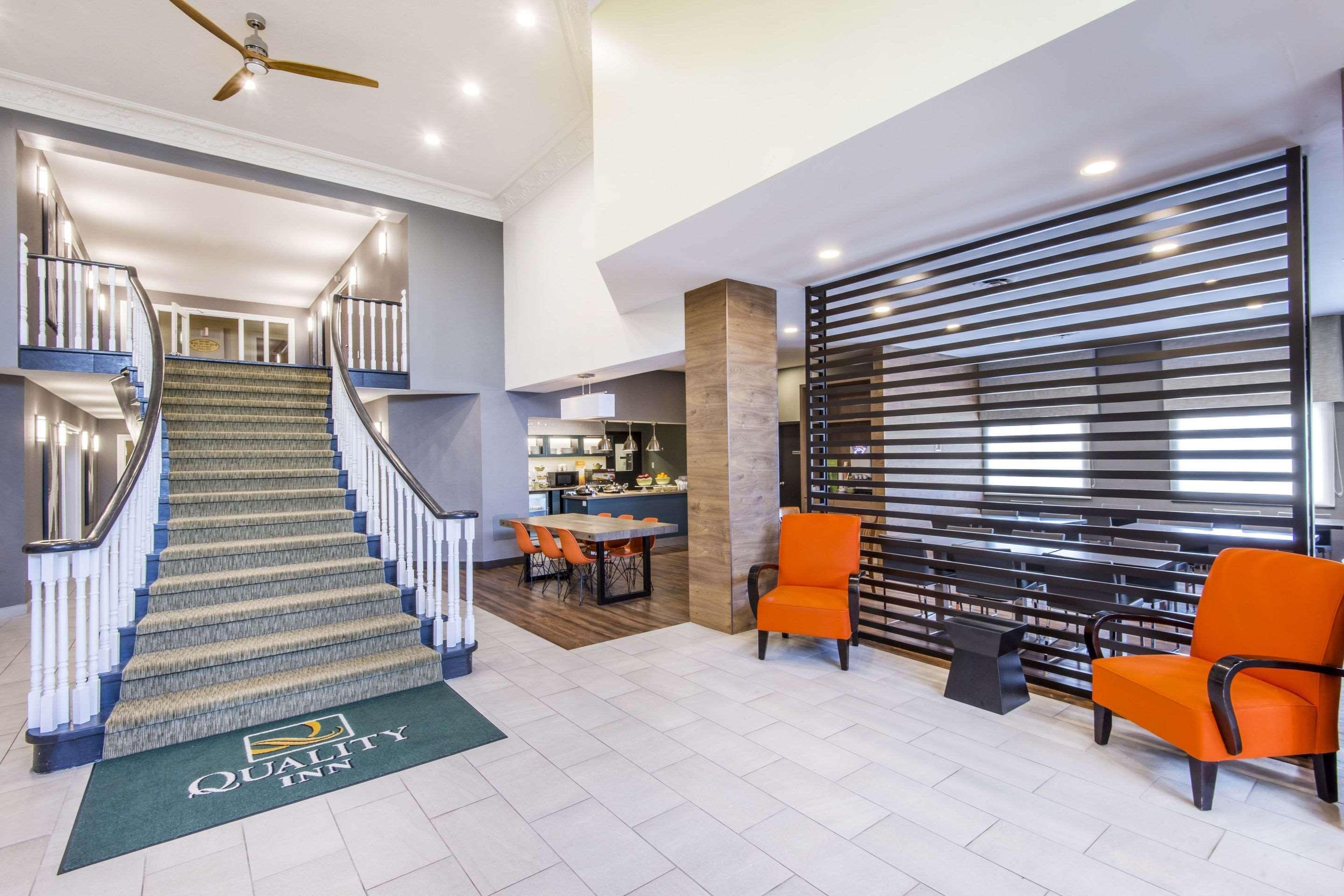 Quality Inn Airport West Місісаґа Екстер'єр фото
