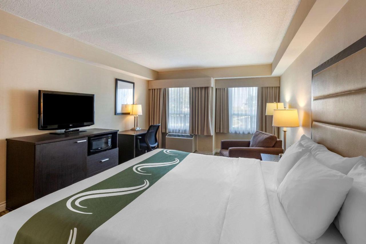Quality Inn Airport West Місісаґа Екстер'єр фото
