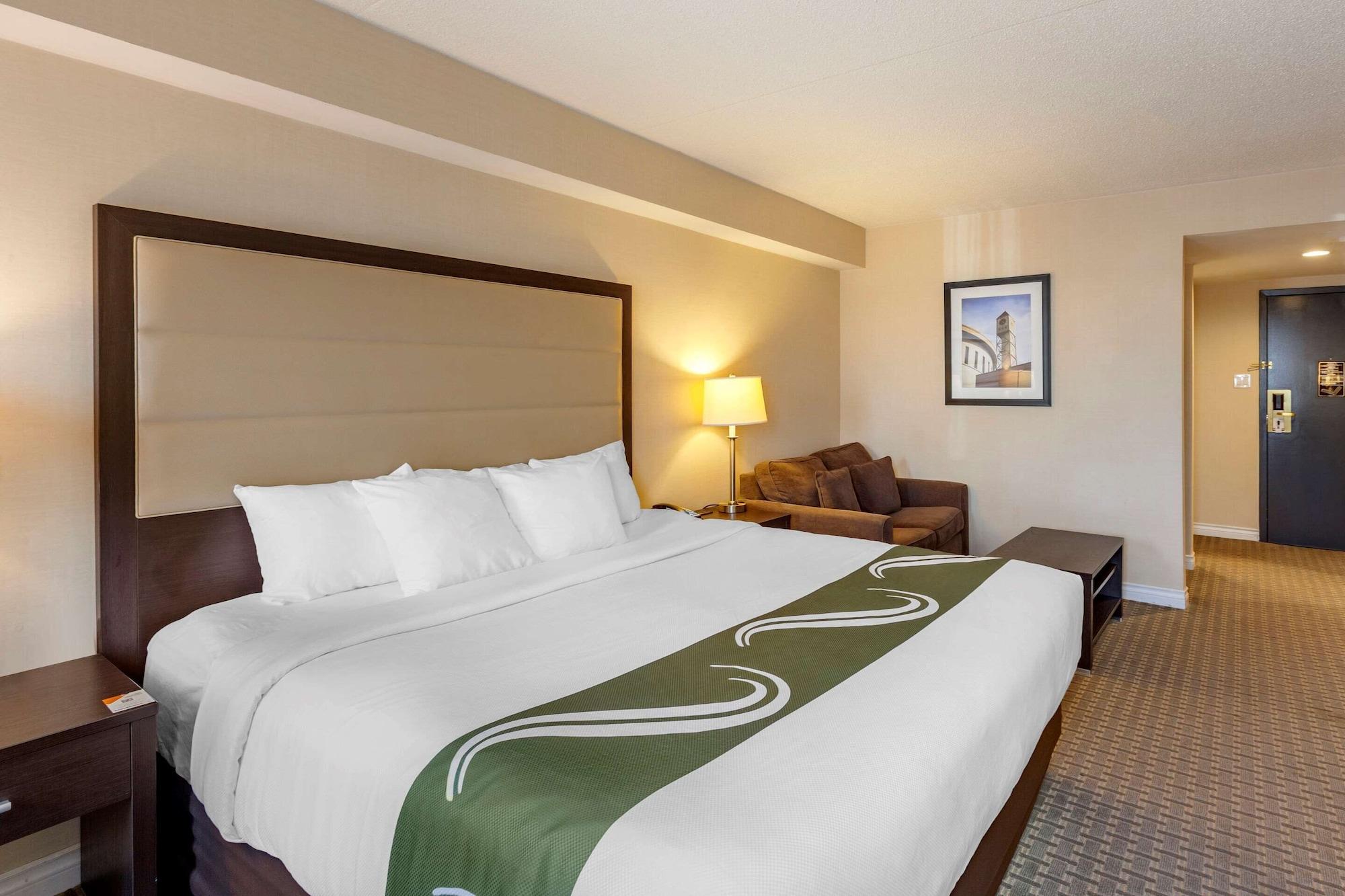 Quality Inn Airport West Місісаґа Екстер'єр фото