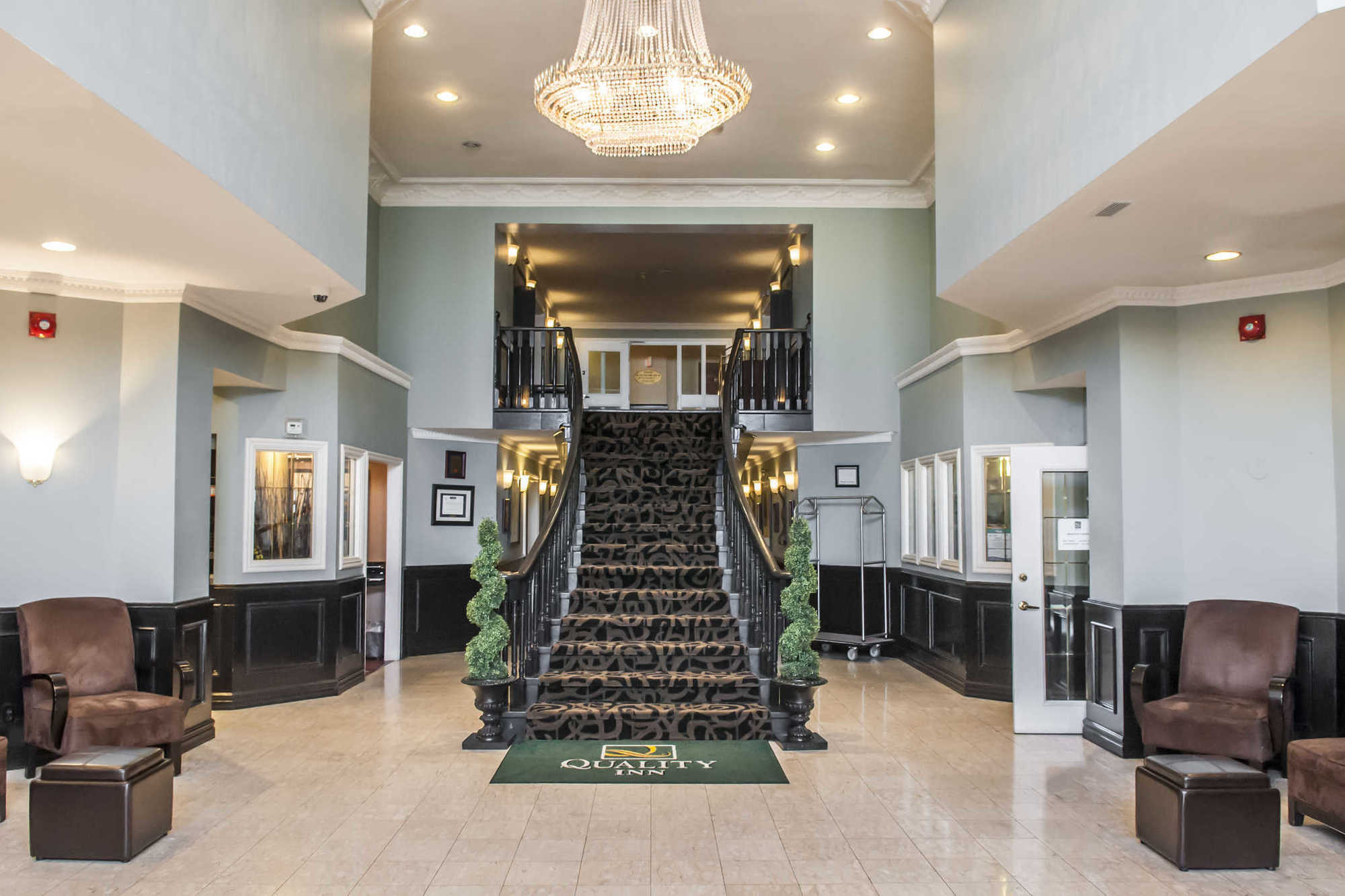 Quality Inn Airport West Місісаґа Інтер'єр фото